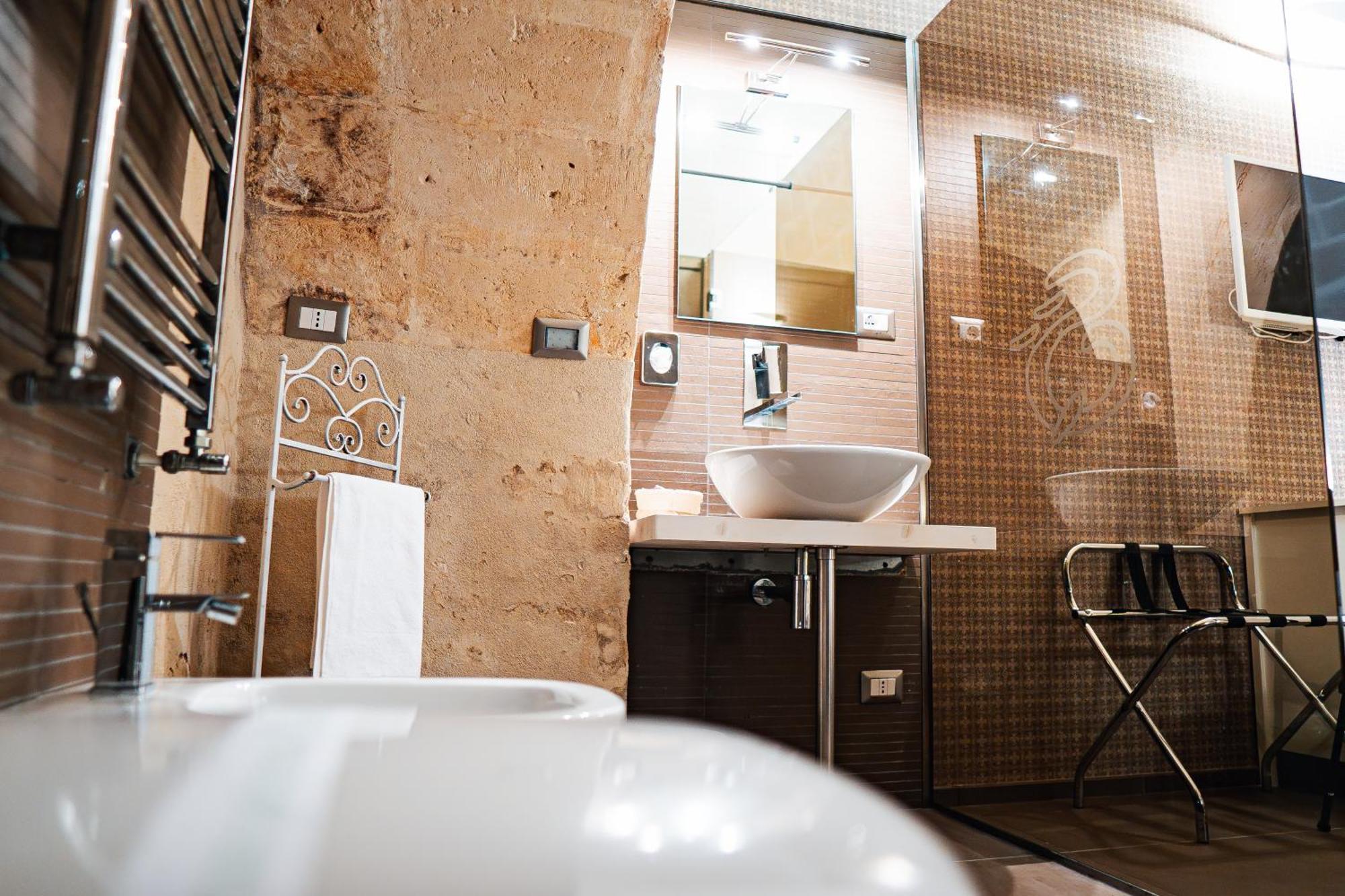Ai Quarti Sottani Hotel มาเตรา ภายนอก รูปภาพ