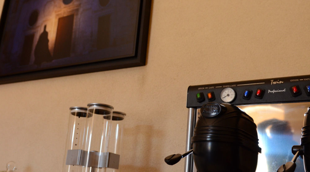 Ai Quarti Sottani Hotel มาเตรา ภายนอก รูปภาพ